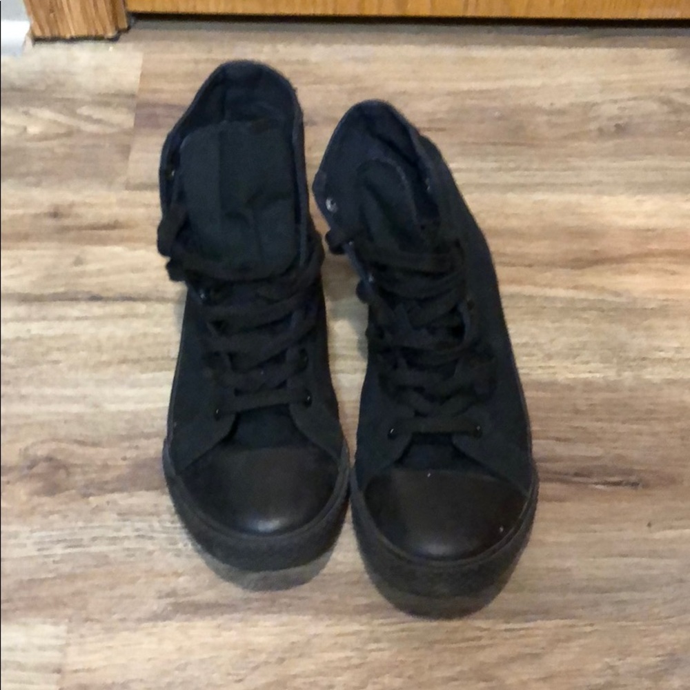 Black hightop converse style